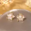 Aretes Florales Estéreo de Perlas Naturales, Aretes de Moda y Sencillos con Circonita Microincrustada, Diseño de Nicho, Aretes Exquisitos y Versátiles