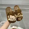 Chinelos Birkenstock Infantis Desenho Animado 2026 Novo Estilo Sandálias Fechadas para Meninas com Solado Macio Mulas Slip-on para Uso Externo