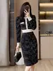 Vestido de punto estilo francés para otoño e invierno para mujer, de longitud media, entallado en la cintura, adelgazante, adecuado para el trabajo y como capa interior
