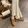 Casa de Uvas~Versión de Cuero con Aumento Oculto de Altura~Nuevo Estilo Primavera Estilo Británico Punta Redonda Gamuza Suela Gruesa Versátiles Mocasines para Mujer