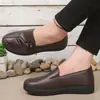 Sapatos Femininos de Salto Baixo Estilo Novo com Solas Macias, Sapatos Casuais de Couro Confortáveis para Calçar Facilmente para Mães, Antiderrapantes, Leves, Sapatos para o Dia a Dia para Pessoas de Meia-Idade e Idosos