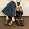 Zapatos slip-on elegantes con aumento interno de altura, mules de punta cerrada con suela gruesa, pantuflas versátiles retro para mujer, nuevo modelo de punta dividida otoño 2026
