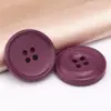Botones de resina coloridos para trajes, camisas y abrigos; botones redondos de cuatro agujeros; color liso, versátil, adecuado para abrigos de lana y gabardinas