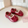 Zapatos de Cuero Rojos para Niñas 2026 Primavera y Otoño Nuevos Zapatos Infantiles Zapatos de Princesa para Niñas Suela Suave Casual Zapatos Individuales para Bebé