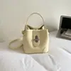 Bolsa de mão moderna e estilosa, modelo saco, nova coleção primavera/verão 2026, bolsa transversal feminina versátil com toque de luxo para sair