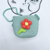 Un Bolso de Concha Tejido a Mano con Flores, Bolso de Paja Simple Moderno y Versátil, Bolsa para Guardar Monedas para Niños al Mayoreo