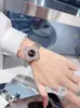 Soporte de Envío Directo Trébol de Cuatro Hojas Completo de Diamantes Nicho Lujo Ligero Tendencia de Moda Correa de Acero Reloj de Cuarzo para Mujer Reloj Deichka