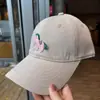 Gorra de Béisbol Bordada de Estilo Coreano con Dibujo de Pony para Hombres y Mujeres, Nueva Gorra Versátil Casual para Primavera y Verano 2026 que Hace que la Cara Parezca Más Pequeña