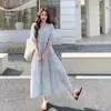 Verão 2026 Nova Moda Casual Juvenil Emagrecedor Confortável Amigo da Pele Azul Neblina Floral Cinto na Cintura Vestido Moderno