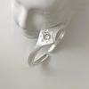 Anillo simple retro de industria pesada para mujer, diseño de nicho sin color, lujo ligero de alta calidad, apertura combinable, nuevos productos, joyería al por mayor