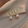 Brincos de pérolas temperamento da moda brincos de estilo socialite elegantes agulha de prata nicho design leve luxo brincos de alta qualidade atacado