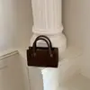 Bolso Pequeño Cuadrado de Alto Valor Estético para Mujer, Nuevo Bolso Cruzado de Moda Verano 2026 con un Ambiente Relajado para Viajes Diarios y Salidas
