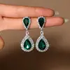 Venta Caliente Transfronteriza Pendientes Versátiles Incrustados de Diamantes Europeos y Americanos Moda de Gama Alta Pendientes Retro Verdes Forma de Gota Venta al Por Mayor