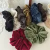 Diadema de terciopelo de color liso estilo perezoso de otoño e invierno, accesorios para el cabello para mujer, diadema de goma simple retro, diadema dulce color crema