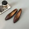 Zapatos Planos Nuevos de Primavera 2026 para el Trabajo Versátiles Simples Retro Zapatos de Una Sola Pieza Slip-on Puntiagudos Bajos Profesionales