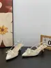 Sandalias elegantes de tacón de aguja de punta cerrada estilo coreano para mujer, nuevo modelo de verano 2026, sandalias de malla de punta fina sin talón