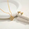Dulce conjunto de collar con colgante de corazón y pendientes de diamantes completos transfronterizos amor cadena de clavícula pendientes de botón de oreja con diamantes completos oro K