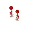 Nuevos Pendientes de Tachuela de Pony Rojo Perla para Mujer, Estilo Caliente Otoño/Invierno 2026, Diseño Único de Nicho con un Toque de Lujo, Pendientes de Lujo Ligero