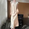 Vestido Redondo Nuevo de Satén Dorado Primavera/Verano 2026 con Mangas Cortas Volantes, Corte Ajustado, Vestido Largo de Color Sólido para Mujer