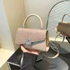 2025 Nuevo Bolso de Mano con Costuras Estilo Europeo y Americano para Mujer Verano Gran Capacidad Bolso Pequeño Cuadrado de Hombro Cruzado Transfronterizo