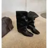 ¡Producción en fábrica en curso! Zapatos estilo mismo de Mamá Uva, punta cuadrada, con plataforma interior, holgados, pantalones de moda plisados, botas de media pantorrilla