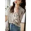 Camisa de Rayas Blancas y Negras con Cuello Redondo de Temperamento Diseño para Mujer Nuevo Top de Otoño