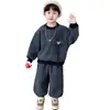 Conjunto infantil transfronteiriço, tendência primavera e outono, novo conjunto de moletom e calça infantil primavera e outono 2026, conjunto estiloso de duas peças para meninos