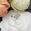 Fornecimento Exclusivo Transfronteiriço de Conjuntos de Brincos, Colares, Pulseiras, Anéis e Broches Réplicas de Alta Qualidade da Marca Tb com Etiquetas, Atacado
