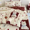 Conjunto de quatro peças de capa de cama de veludo de leite tipo A de desenho animado, conjunto de três peças de lençol e capa de edredom de veludo coral de dupla face quente para outono e inverno