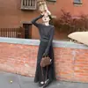Traje de tricô estilo francês para mulheres, outono de 2026, cinza, petite, elegante, conjunto de duas peças de tricô, vestido longo