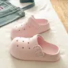 Estilo Birkenstock Simples e Versátil Crocs de EVA para Acampamento ao Ar Livre no Verão para Caminhar e Fazer Compras sem Cansar os Pés