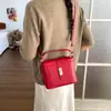 Bolsa tote cor Melard estilo coreano, uma bolsa de ombro simples e versátil de cor sólida para mulheres, perfeita para o trabalho e o dia a dia, e também pode ser usada como uma bolsa transversal estilosa.