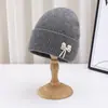 Nuevo Gorro de Punto con Lazo para Mujer en Otoño e Invierno Estilo Coreano para Hombre de Terciopelo Engrosado Versátil Cálido y a Prueba de Frío Gorro sin Visera