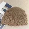 Gorro de Ganchillo Hecho a Mano Calado para Mujer, Versátil Sombrero de Lana Borgoña para Otoño e Invierno, Circunferencia de Cabeza Grande, Pequeño Turbante para Adelgazar el Rostro