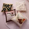 Cojines Decorativos para Sofá con un Estilo Vintage de Alta Gama, Cojines de Arte Melard, Fundas de Almohada para Cabecero con Ilustración Floral Retro, Venta al por Mayor