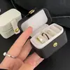 Caja de anillo mini simple transfronteriza para joyería, estuche de viaje portátil para pendientes y accesorios, exquisita caja de almacenamiento, al por mayor en stock