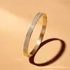 Pulseira de Aço Inoxidável Transfronteiriça para Mulheres, Pulseira Circular de Alto Padrão Galvanizada Não Desbota com Diamantes, Joia de Pulseira de Aço Titânio de Luxo Leve