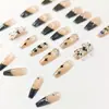 Uñas Acabadas Usables en un Estilo Dulce y Fresco con Corazones y Estrellas, Haciéndolas Aún Más Lindas, y el Diseño Largo Realza Mejor la Forma de la Mano