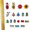 Charms divertidos e lúdicos para sapatos estilo blocos de montar, acessórios para tamancos em borracha macia de PVC, designs de robô, abelha e árvore, fivelas de sapato DIY, lote misto