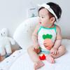 Baby sling triângulo romper verão fino Internet celebridade bonito meninos e meninas bebê sem mangas bainha macacão de verão