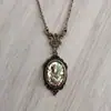 Colar com Pingente Oval de Vidro Paisagem Aurora Elegante - Joia Masculina Fashion Vintage Banhada a Prata