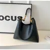 Bolsa Grande Casual Retrô Transfronteiriça Feminina Nova Moda Nicho Bolsa de Mão para o Trabalho Grande Capacidade Bolsa de Ombro Simples Tendência