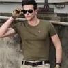 Camiseta Táctica para Hombre, Camiseta de Manga Corta Elástica Estilo Militar con Cuello Redondo para Exteriores, Adecuada para Viajes Diarios y Entrenamiento, Corte Ajustado, Ligera para el Verano