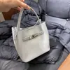 Bolso Sencillo de Cuero Tipo Cubo con Patrón de Lichi, Bolso Tote Pequeño para Mujer, Nuevo Estilo 2026, Bolso Tipo Cesta de Mercado, Bolso de Hombro y Cruzado