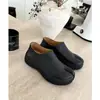 Sapatos mule simples, com sola grossa e dedos separados, para mulheres, novo estilo 2026, de calçar, versáteis, sapatilhas casuais