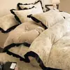 Juego de Cama Retro Americano de Pana Cuatro Piezas Otoño e Invierno Espesado Cubreduvet de Leche Sábana Ajustada de Franela Faldón de Cama Ropa de Cama
