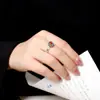 Anillo de Plata Tailandesa con Incrustaciones de Ágata Roja del Sur Estilo Vintage Flor de Loto de Ocho Pétalos para Mujer, Joyería de Diseño Original Anillo Ajustable
