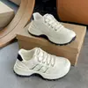 Zapatos de estudiante tipo papá coreano para mujer, nuevo modelo primavera 2026, zapatillas casuales de moda de malla transpirable, ligeras que aumentan la altura