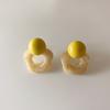 Pendientes de resina con flores de colores contrastantes de súper hadas para mujer, estilo coreano, con personalidad, sencillos, combinables y a la moda, estilo frío