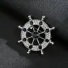 Accesorios de Pin de Corona de Traje de Moda Personalizado Broche de Diamantes Completos Dibujos Animados Timón de Vela Águila Tendencia